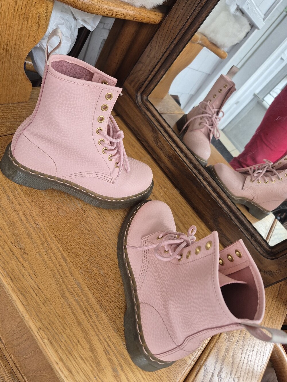 Dr. Martens 1460 Pascal Pink Peach Soft Virginia Leather 8 Eye Boots US 5 - Picture 4 of 11